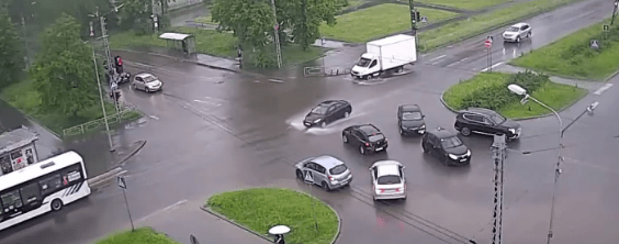 Две легковушки столкнулись на перекрестке в Петрозаводске