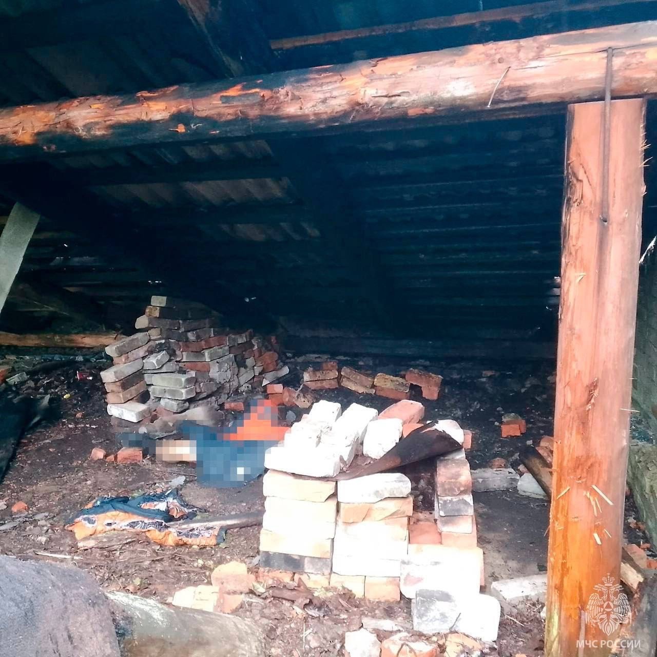 Из-за шалости в огне погиб 12-летний мальчик рядом с Карелией