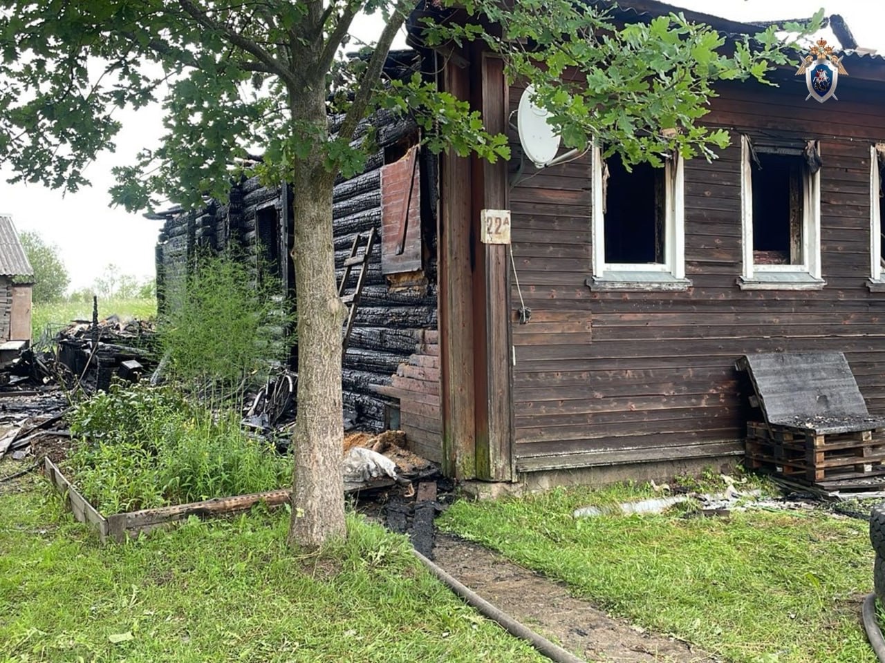 Следователи разбираются с гибелью двоих мужчин в страшном пожаре на юге Карелии