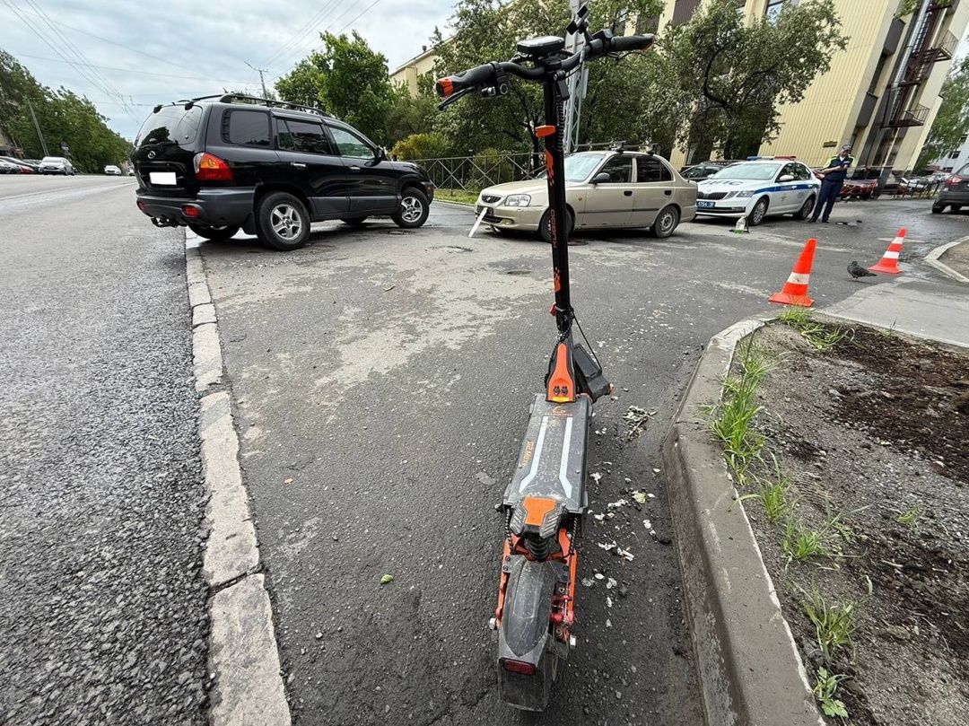 Водителя электросамоката сбили в Петрозаводске