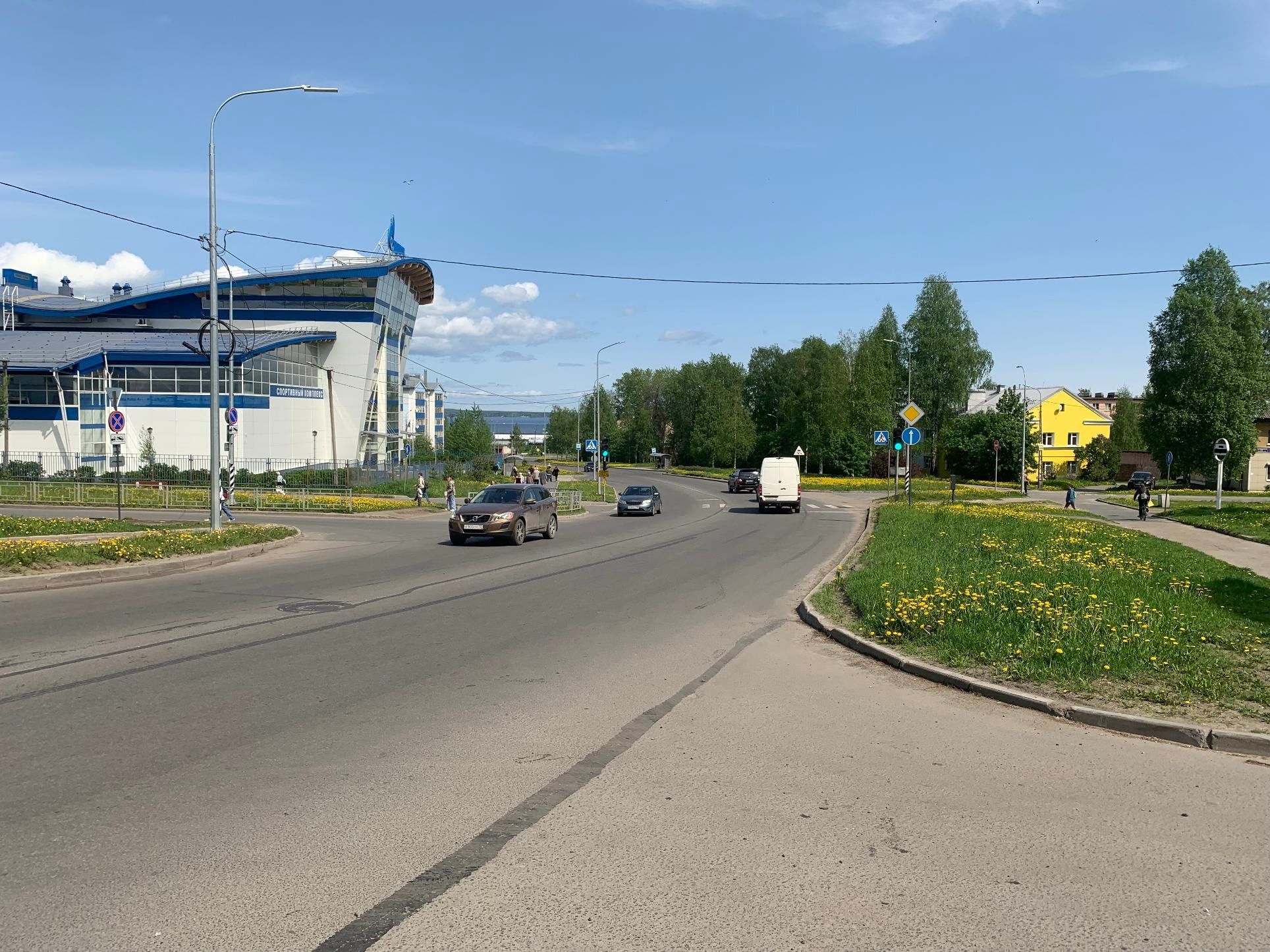 Автоледи за рулем Lada устроила ДТП в одном из районов Петрозаводска