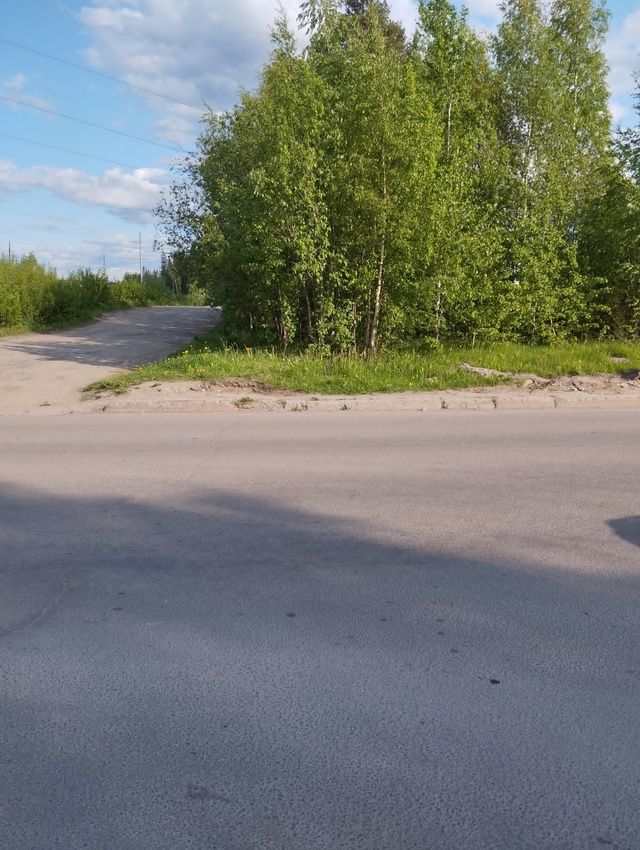 Водитель скрылся с места ДТП: автомобиль сбил ребенка на велосипеде в крупном районе Петрозаводска