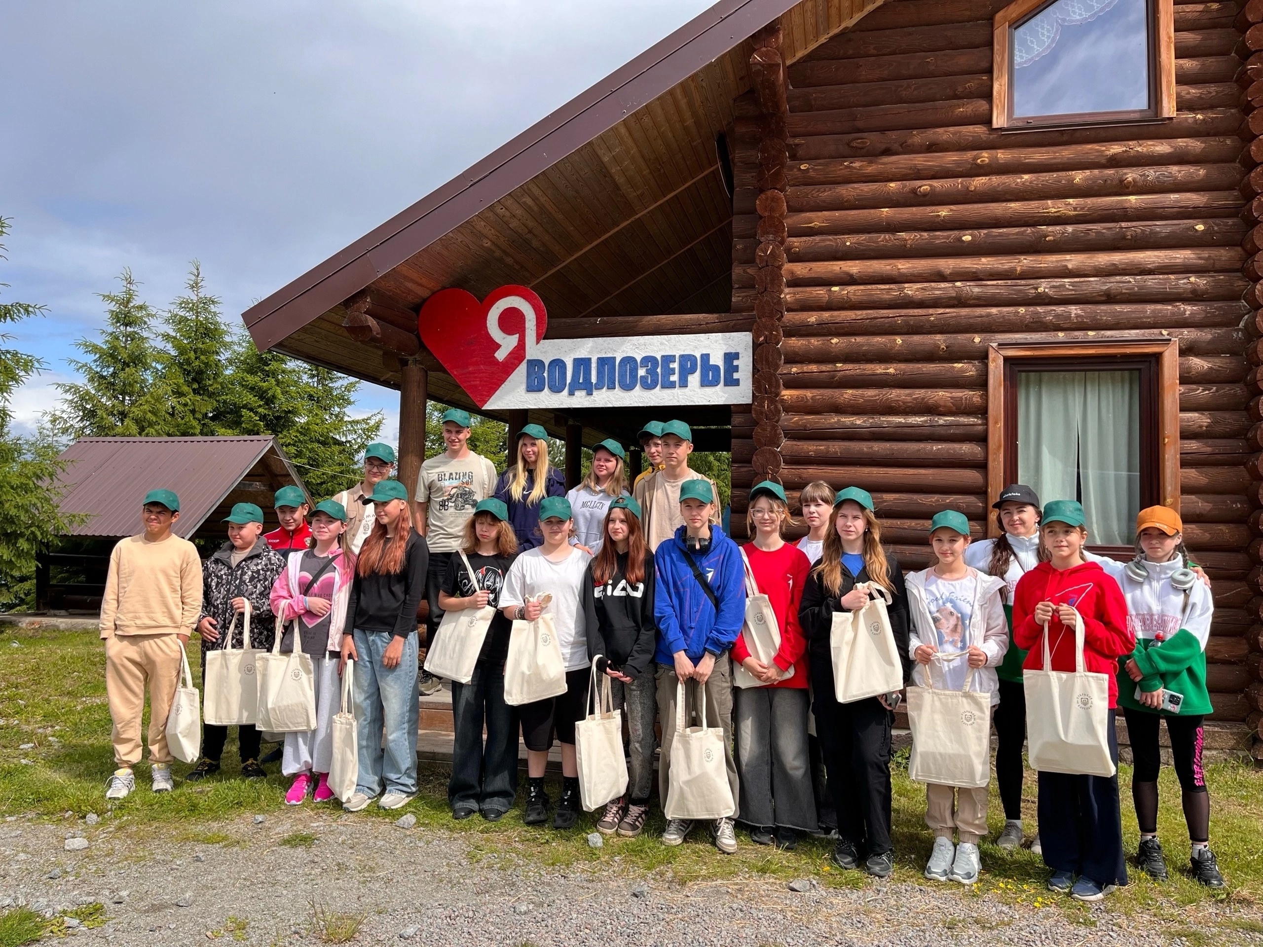 Школьники исследовали острова в Водлозерском нацпарке