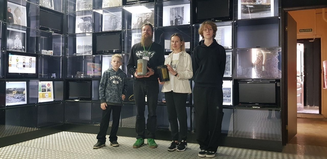 Внучка первооткрывателя Костомукши передала артефакты в городской музей