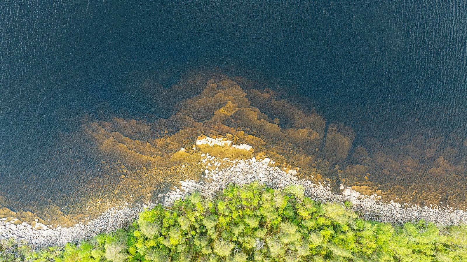 Карельский фотограф обнаружил «древнюю крепость» под водой