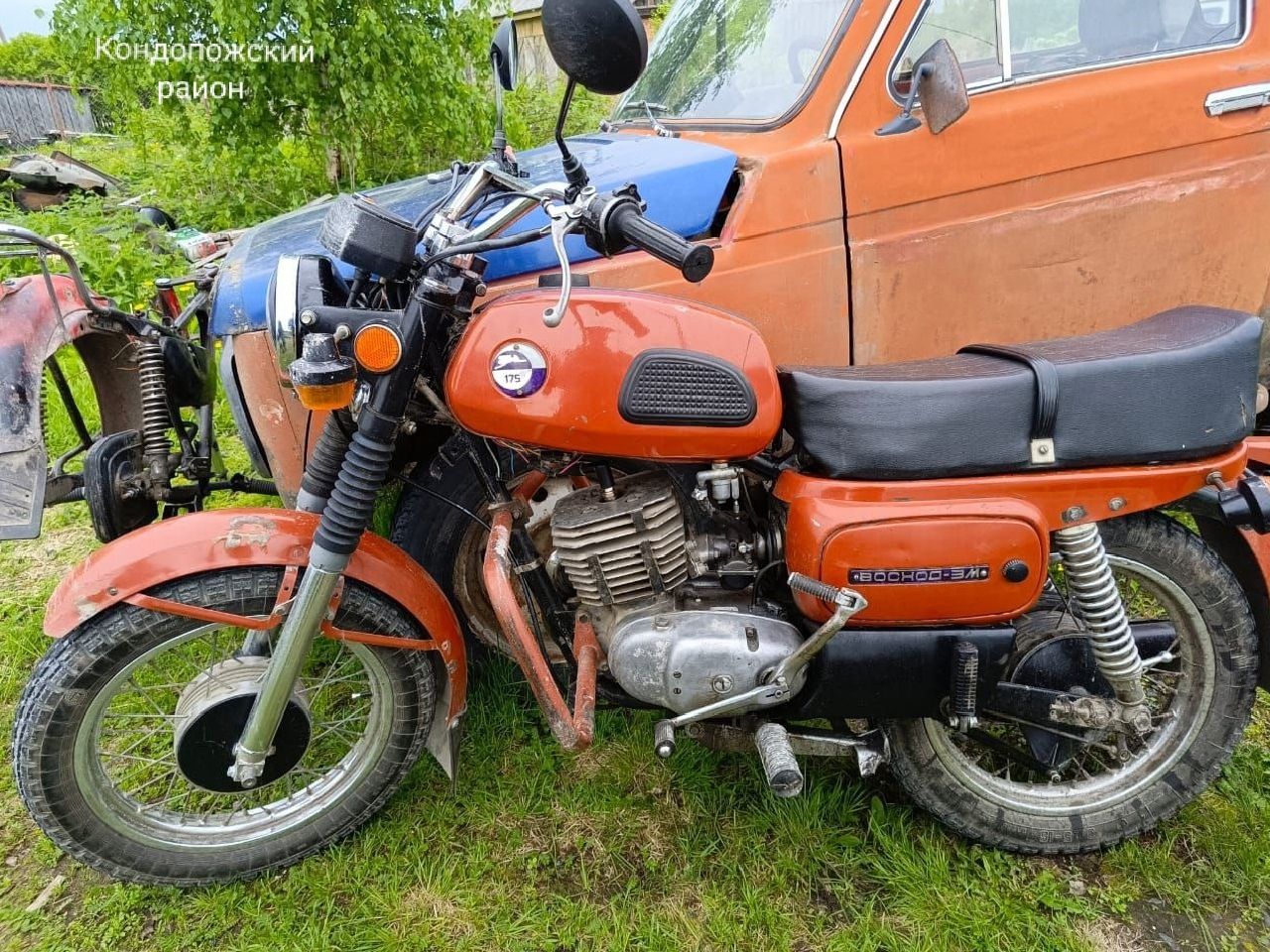 Мотоциклист разогнался на мокрой дороге и слетел с железного коня в одном из районов Карелии