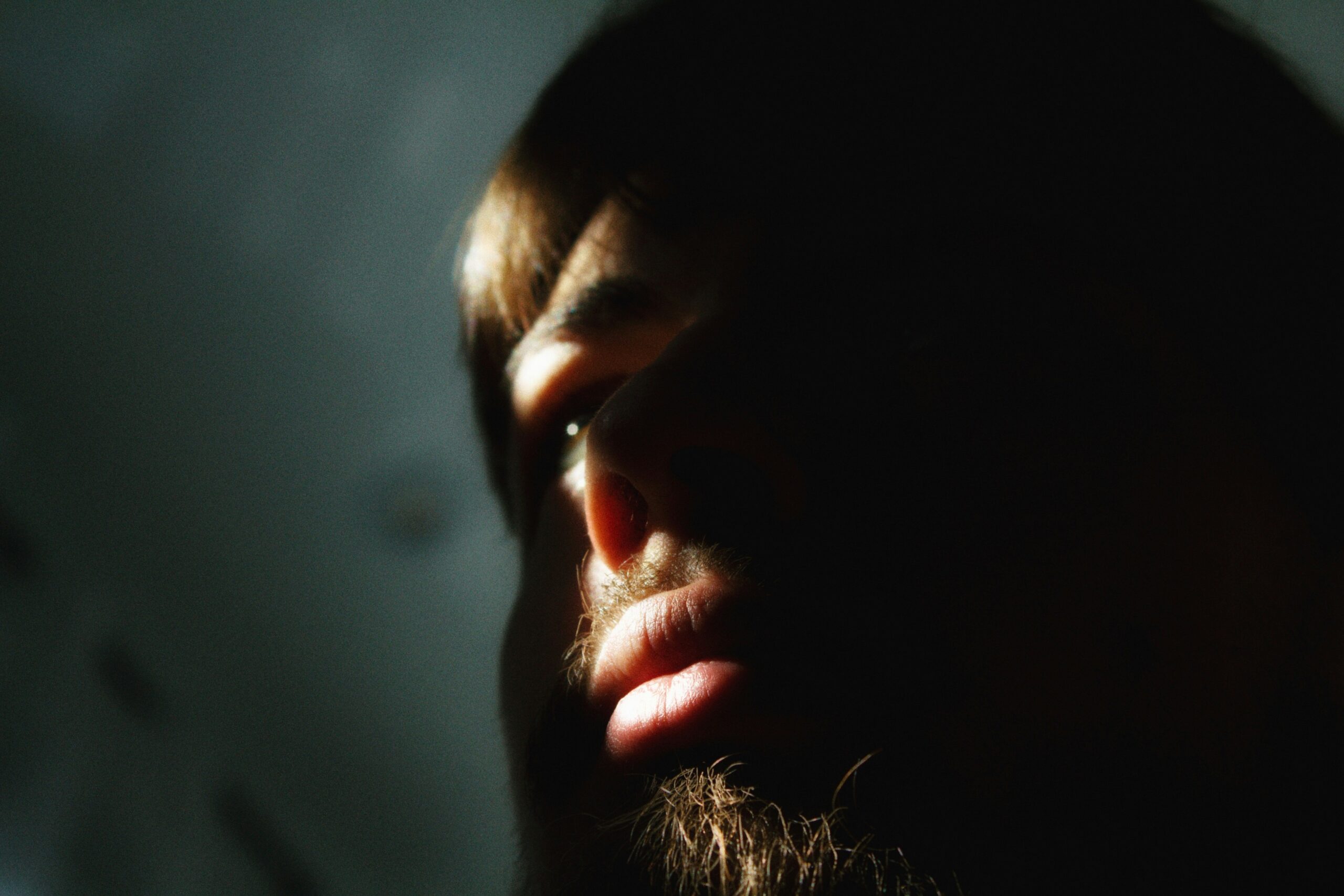 Мужчины в Дагестане массово увеличивают губы