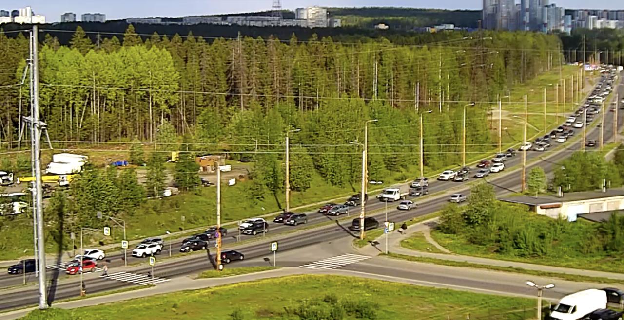 Огромная пробка возникла между двумя микрорайонами в Петрозаводске
