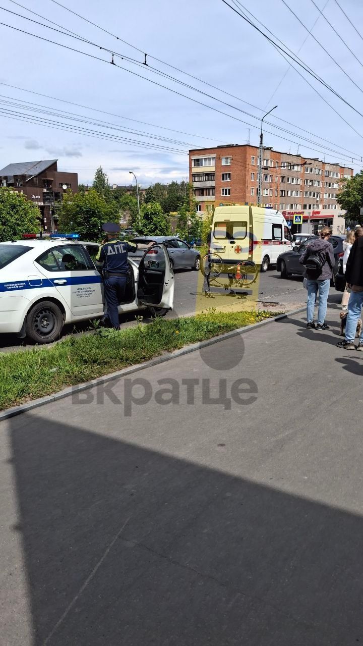 Велосипедиста сбили в расширенном центре Петрозаводска