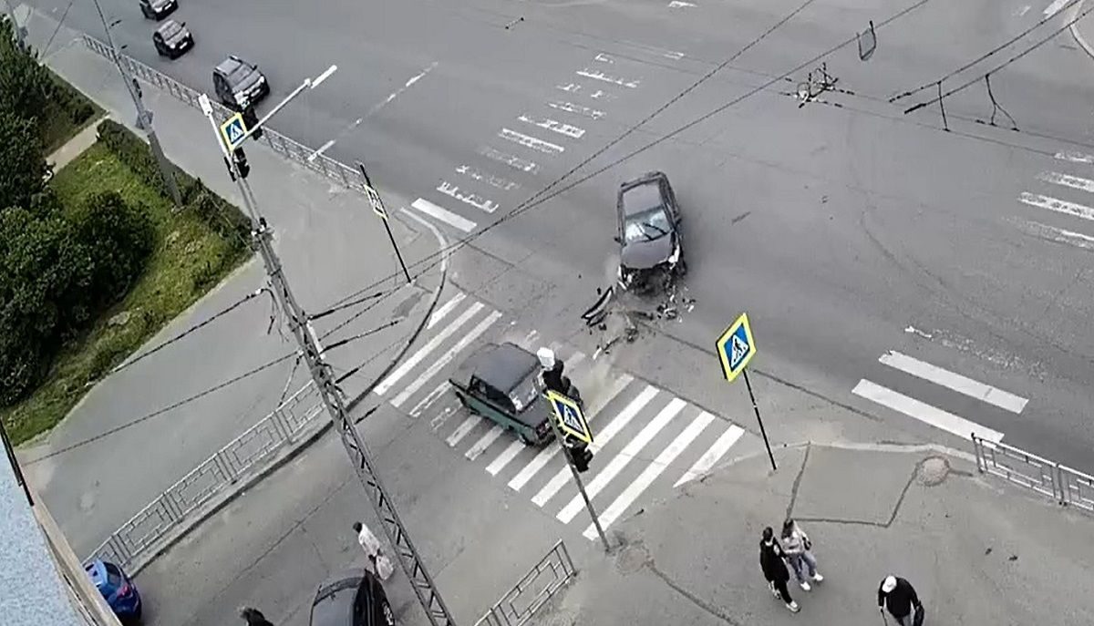 Автомобилист снес женщину в центре Петрозаводска