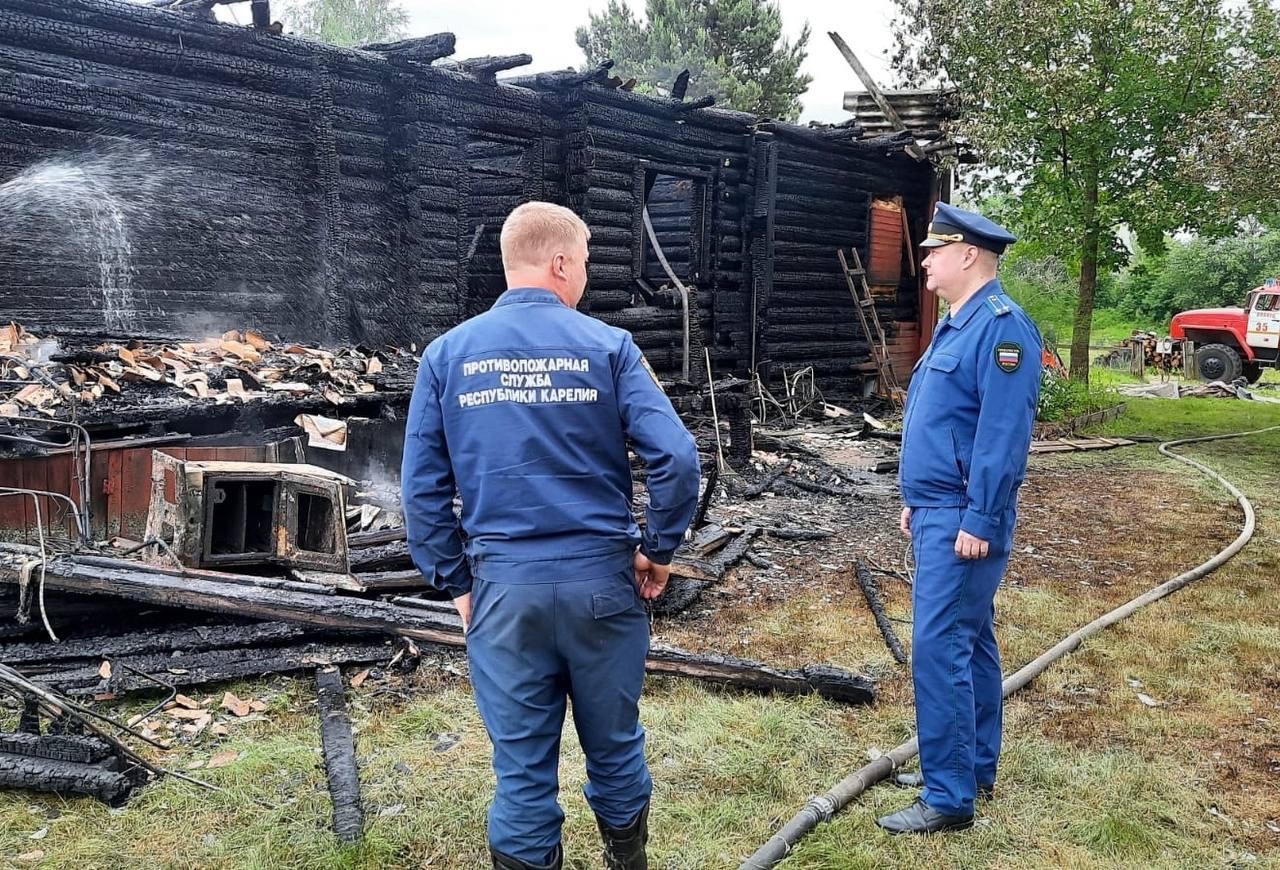 Прокуратура взяла под контроль смертельный пожар в Олонецком районе