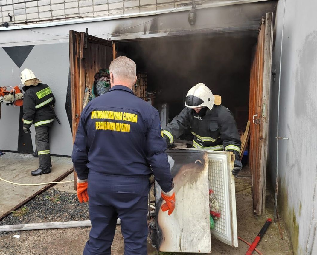 Частная мастерская горела в поселке Карелии