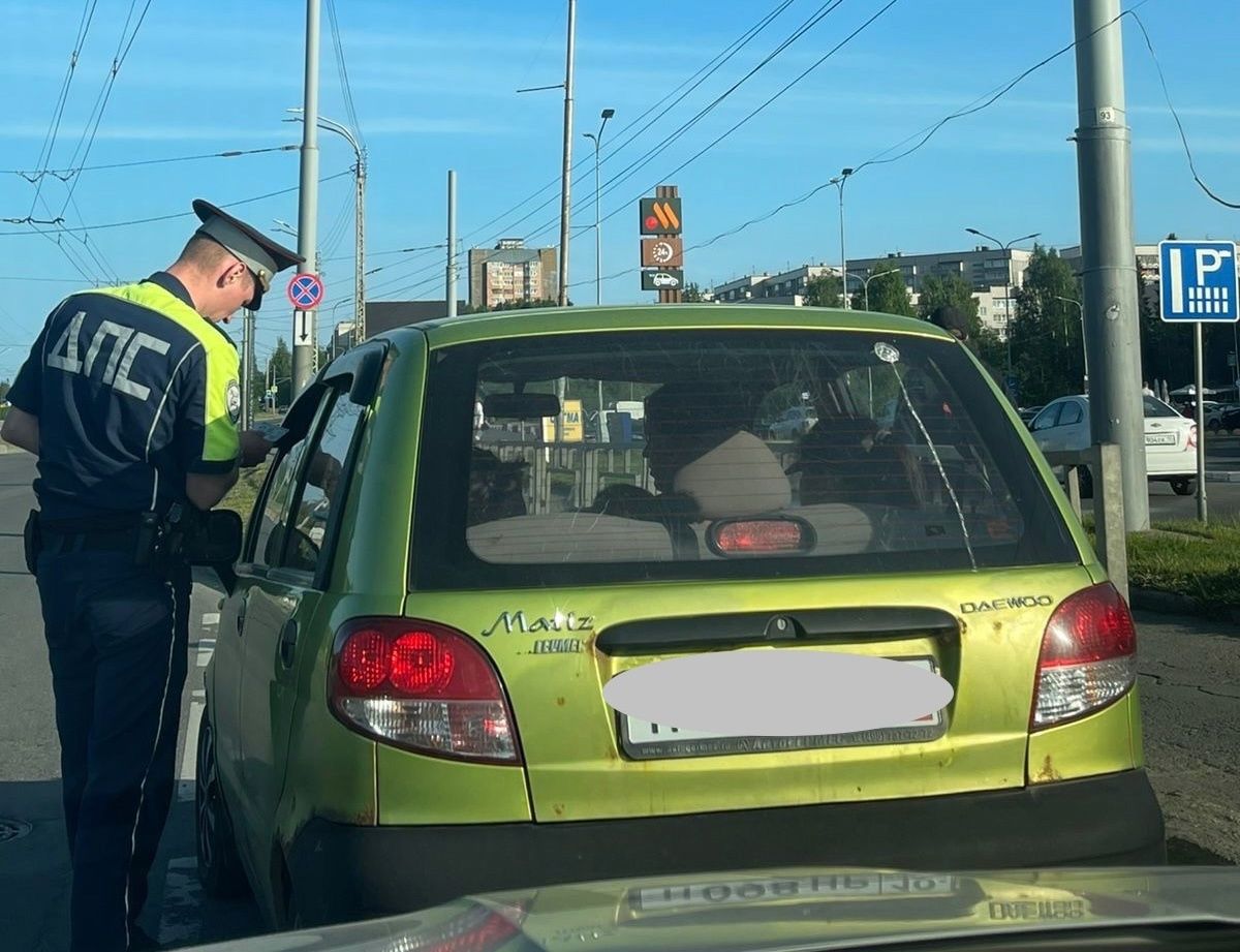 Десятерых водителей оштрафовали в Петрозаводске за нарушения при перевозке детей в автомобиле