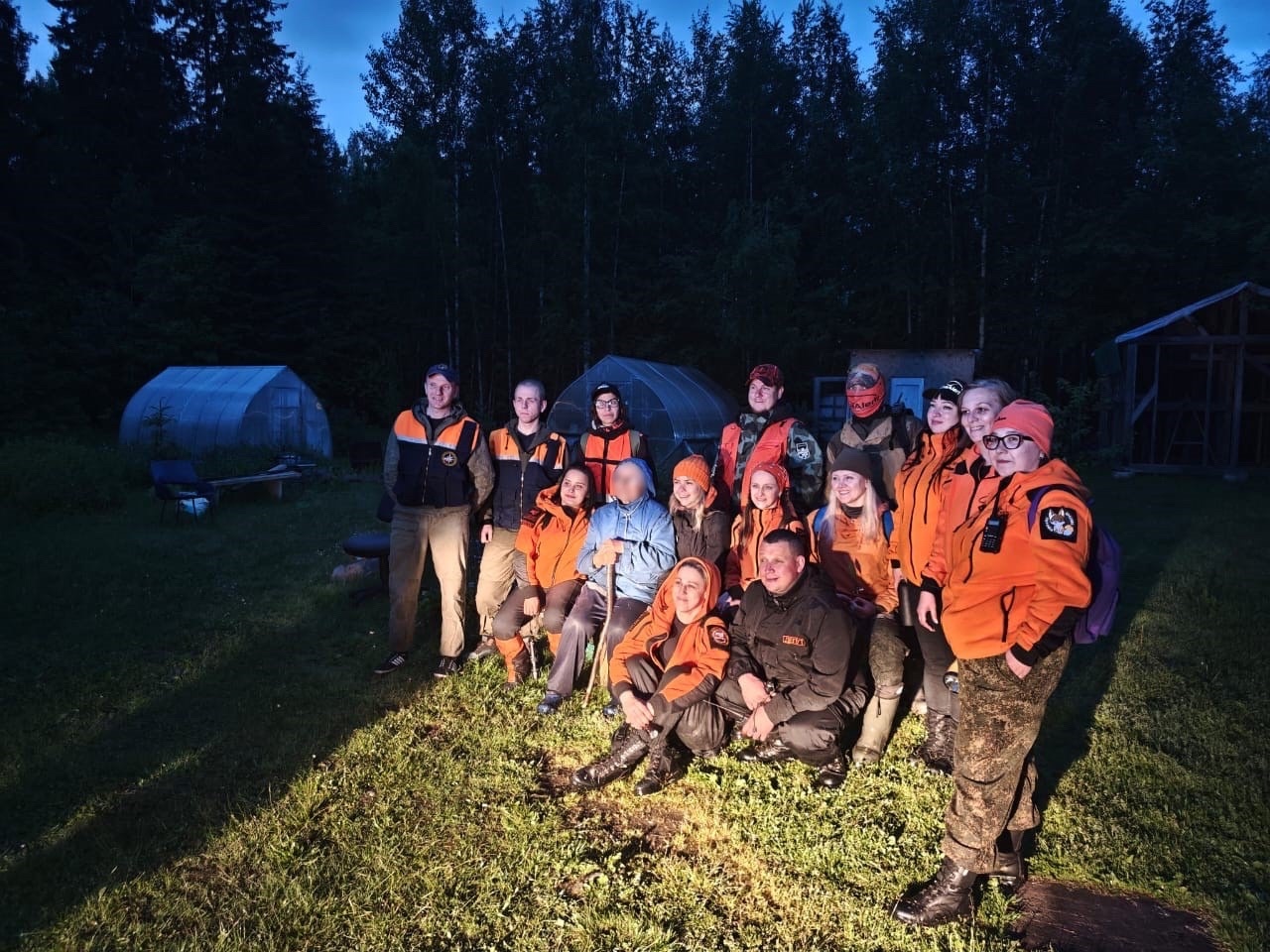 Спасатели и волонтеры Карелии до ночи искали заблудившуюся в лесу пожилую дачницу