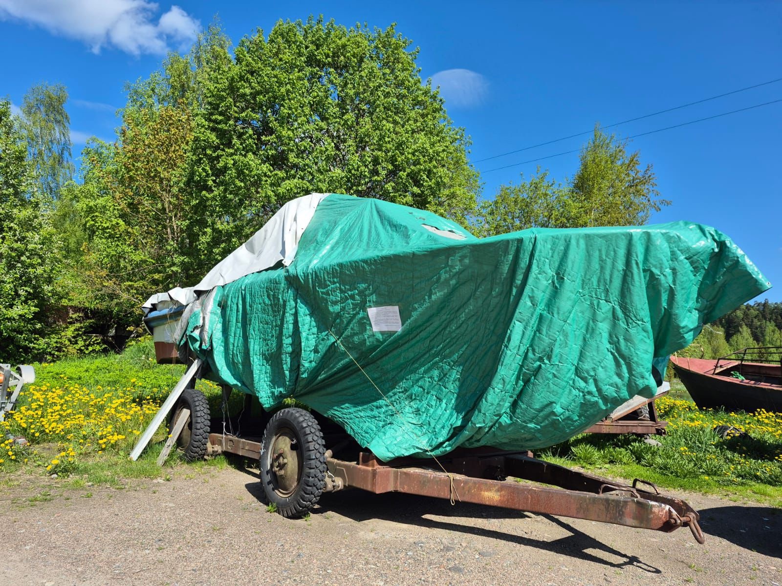 Собственников лодок и гаражей разыскивают в Лахденпохском районе