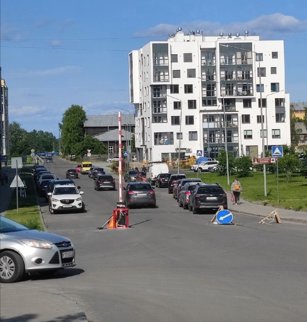 Шлагбаум появился на дороге общего пользования в Петрозаводске