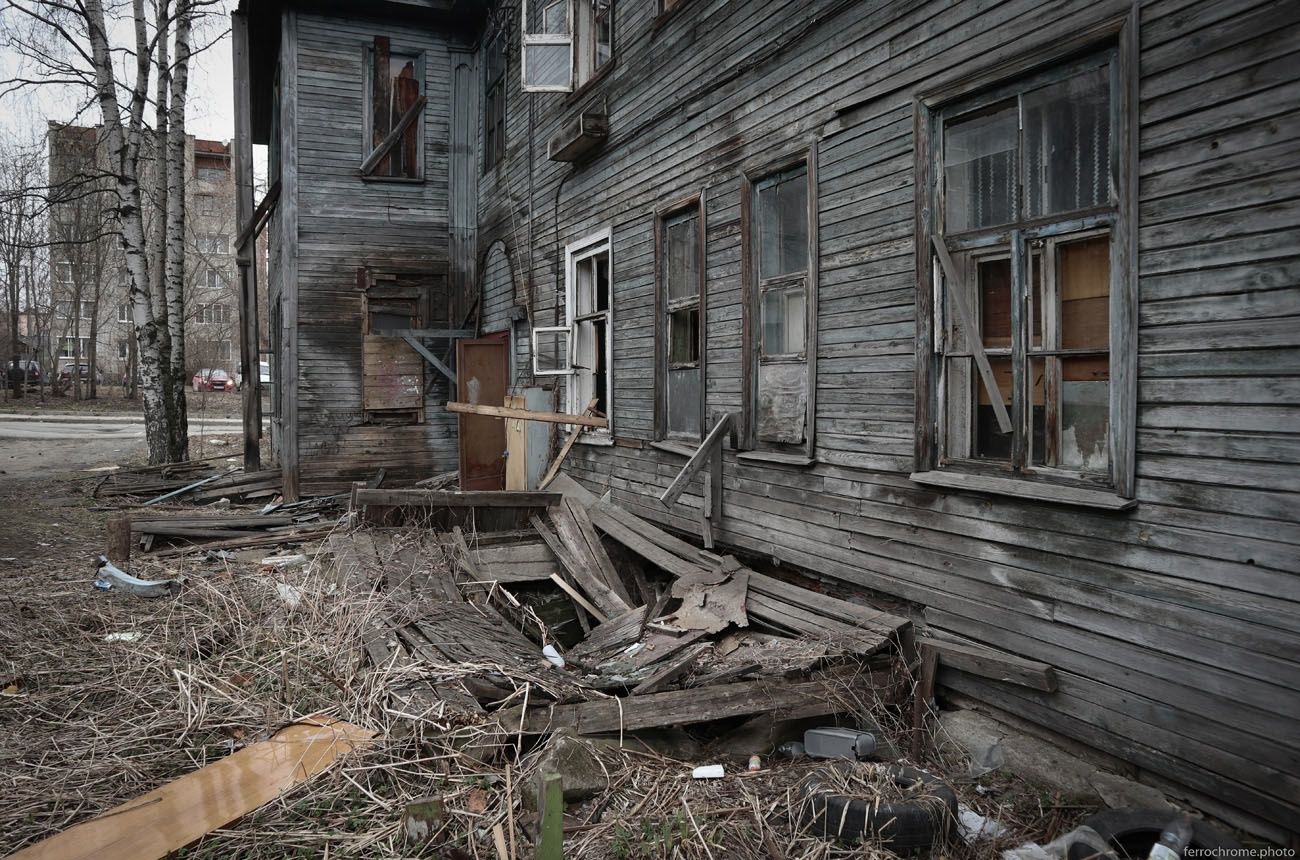 Расселен и снесен: как выглядел один из самых аварийных домов Петрозаводска