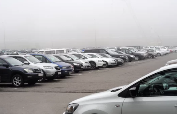 Автомобильную парковку закрыли на Ладожском вокзале Автомобильную парковку закрыли на Ладожском вокзале