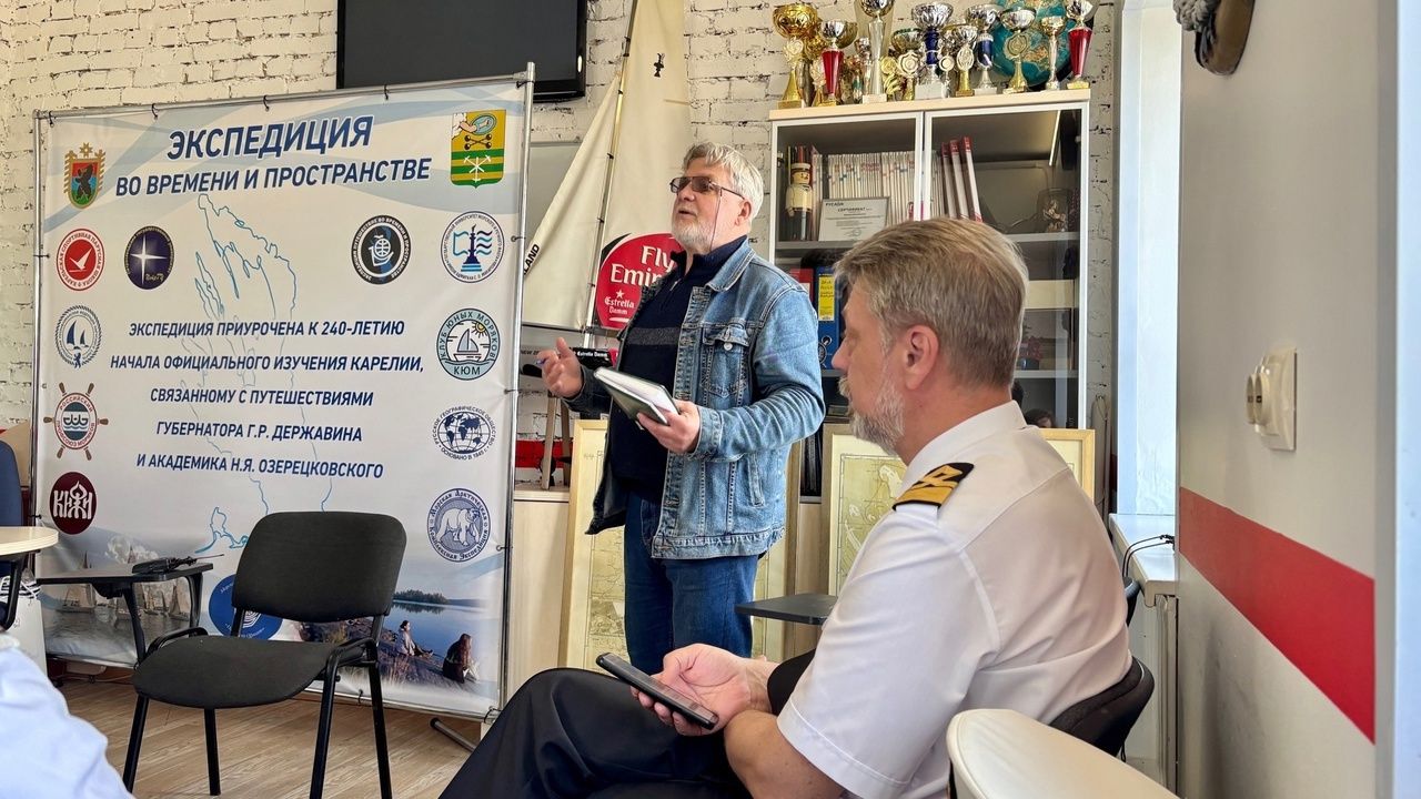 Стартовала парусная экспедиция по Онежскому озеру