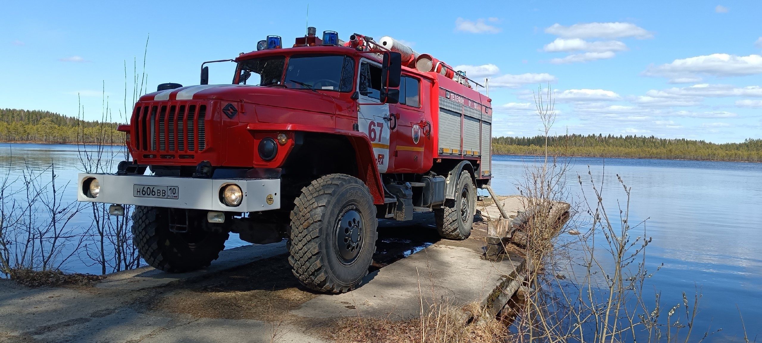 Подростки устроили пожар в одной из деревень Карелии