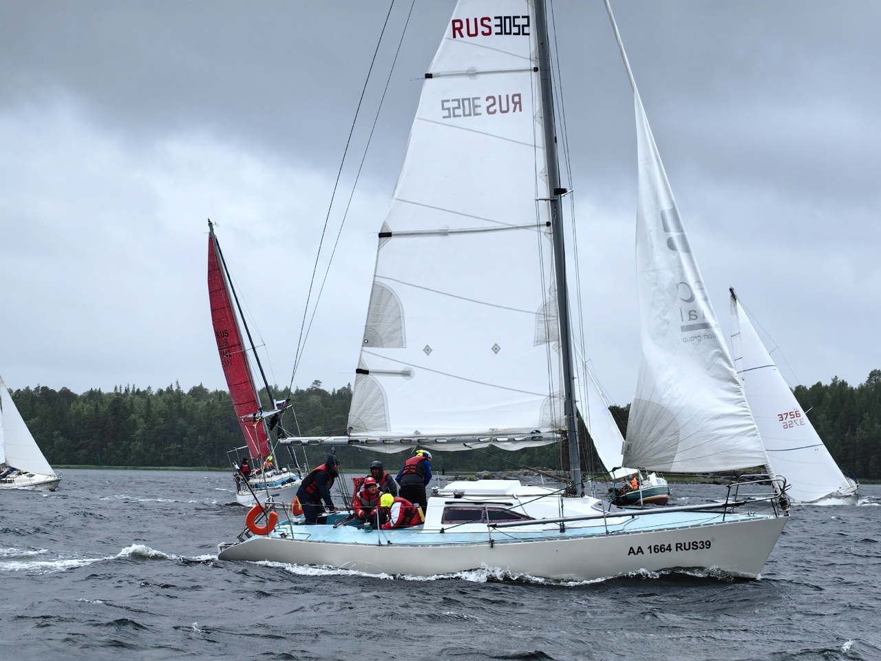 Карельские яхтсмены взяли бронзу на суровой арктической регате