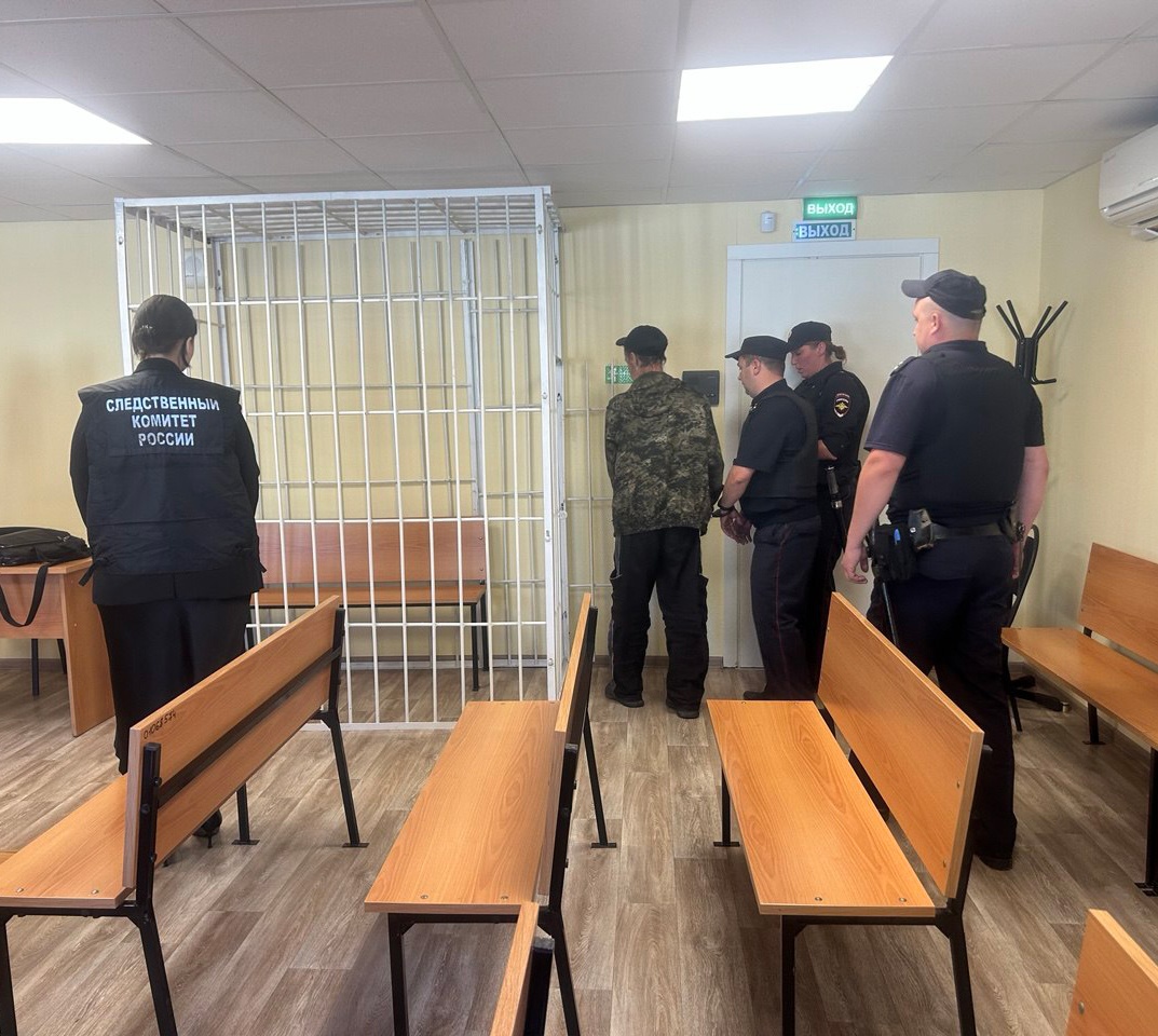 В пьяной ссоре житель Карелии едва не убил двух приятельниц