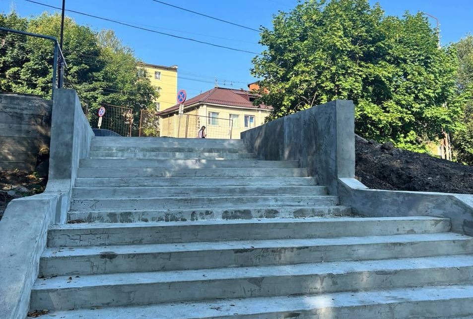 Инна Колыхматова контролирует ход реконструкции Тихого сквера