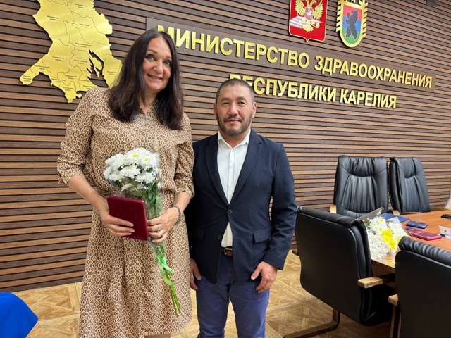 Специалист перинатального центра удостоена почетного звания