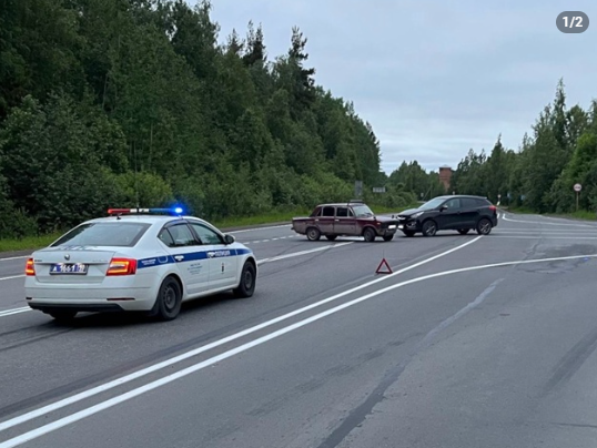 Пенсионерка на Hyundai не уступила дорогу, травмировав водителя