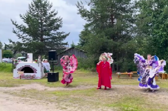 Жители поселка в Карелии устроили гуляния на Ивана Купала