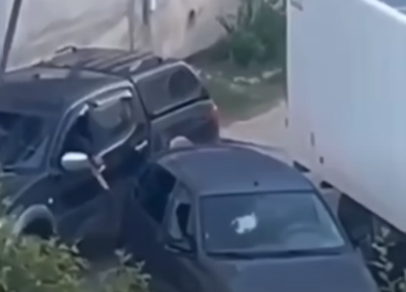 Полиция возбудила уголовное после того, как бывший вагнеровец расстрелял автомобили в поселке Карелии