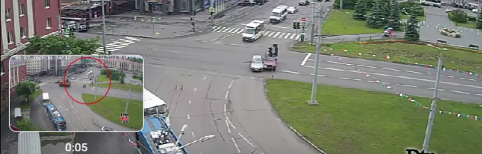 Две легковушки не поделили дорогу в центре Петрозаводска