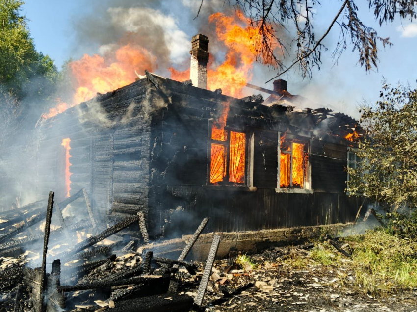 В Чебино Медвежьегорского района сгорело здание почты