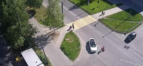 Велосипедиста жестко сбили в густонаселенном районе Петрозаводска