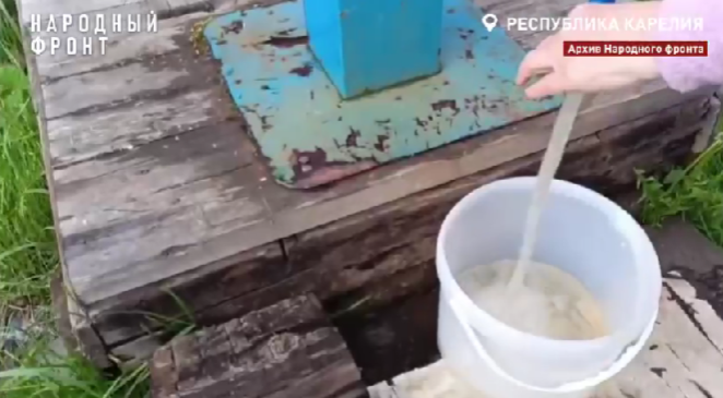 Жители поселка Чупа пожаловались на коричневую воду из водопровода