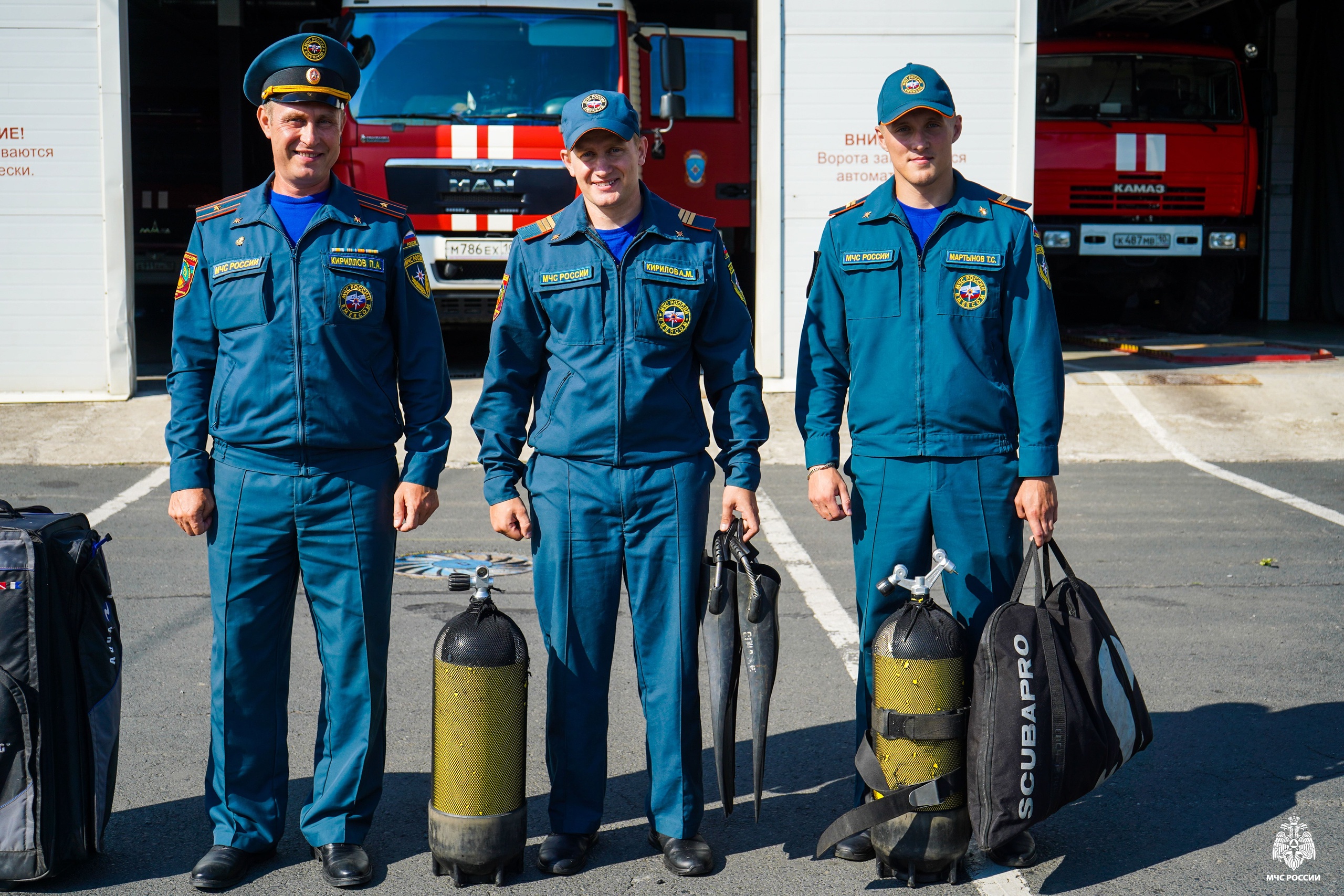 Карельские водолазы продолжают очистку Керченского пролива