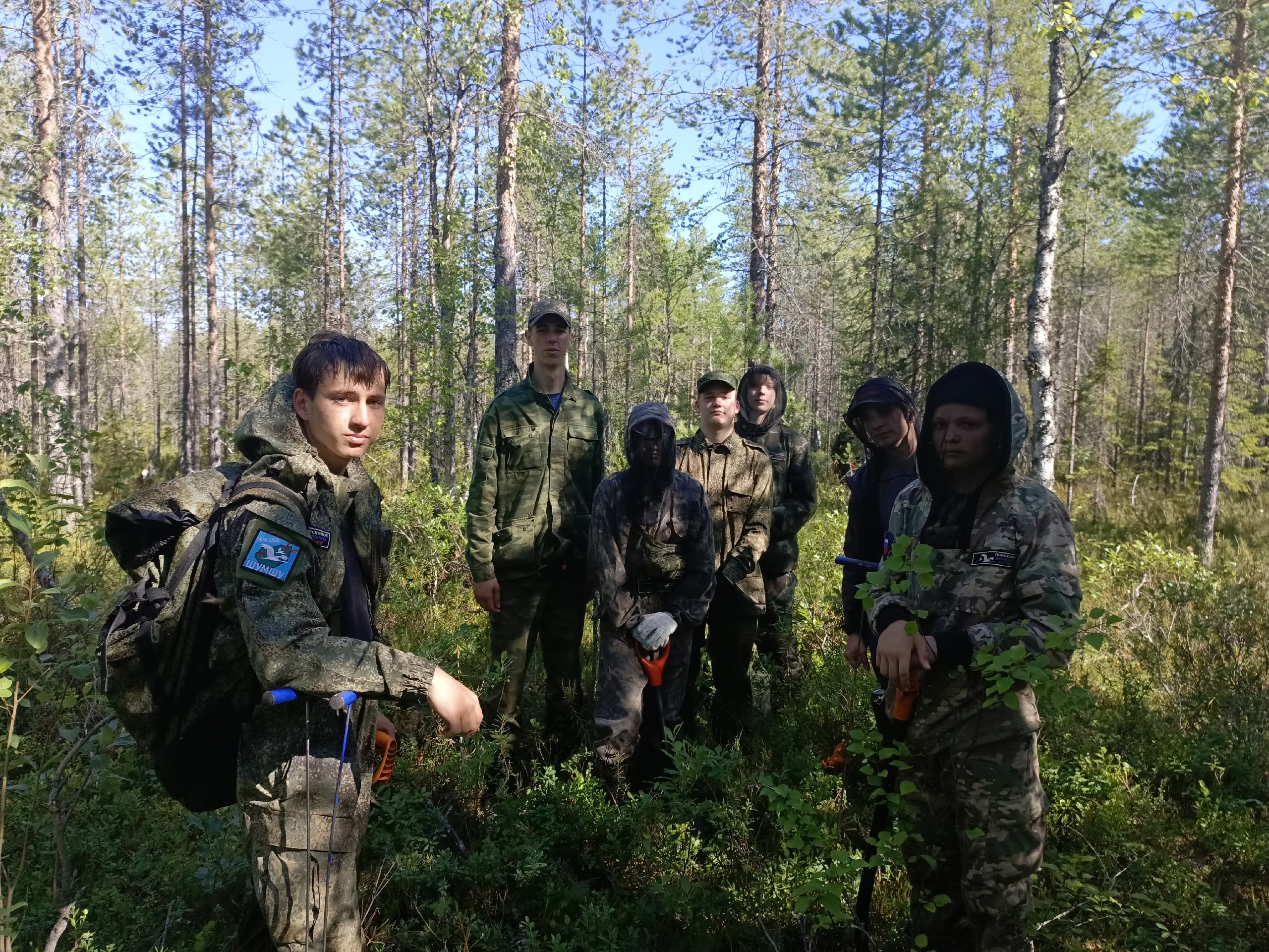 Поисковики подняли останки двух красноармейцев в Лоухском районе