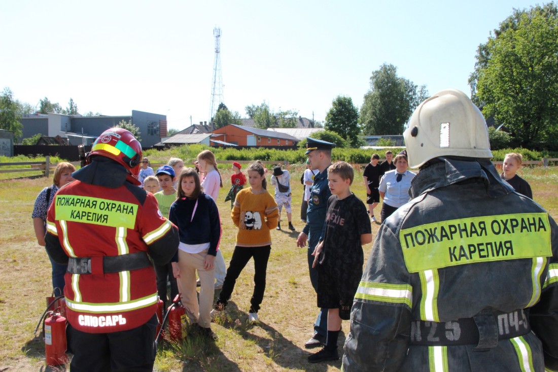 Школьников Пудожа учили тушить пожары (Фото)