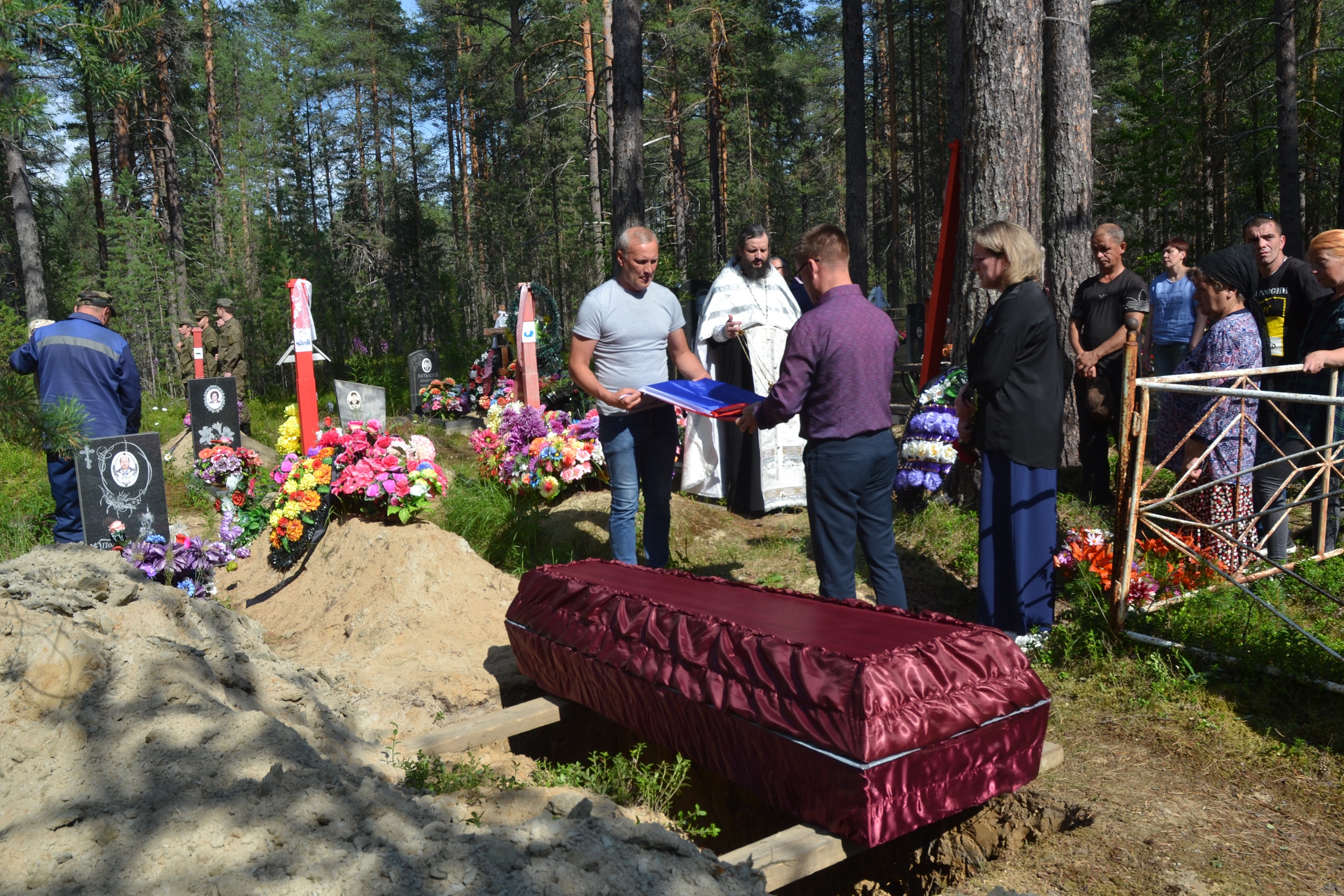 В поселке Калевала простились с погибшим на СВО земляком