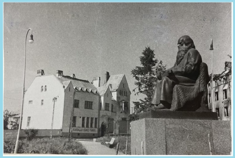 90 лет исполнилось памятнику, посвященному рунопевцам Карелии