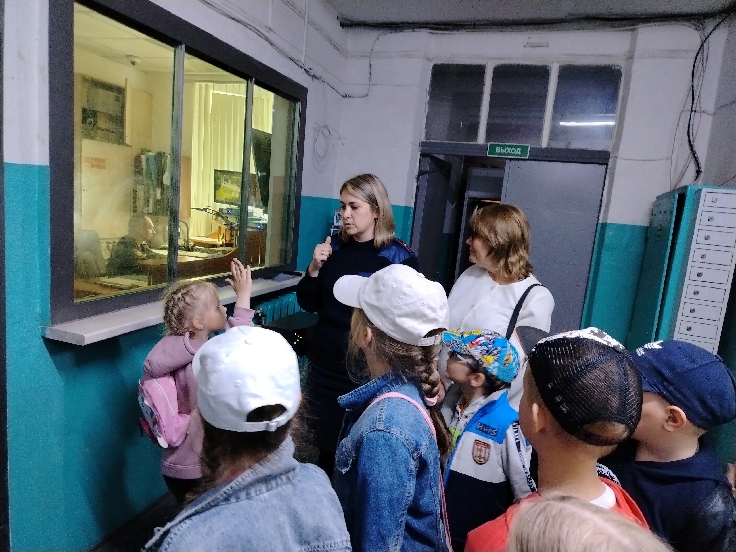 Быть или не быть дознавателем и как расследуются уголовные дела — об этом рассказали детям Беломорска