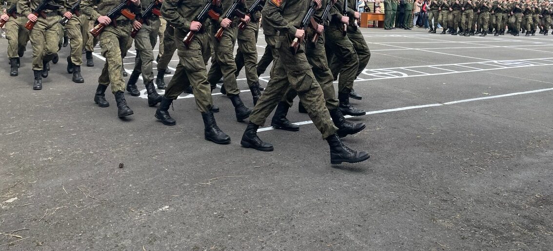 В Госдуме предложили призывать на срочную службу в армию круглый год