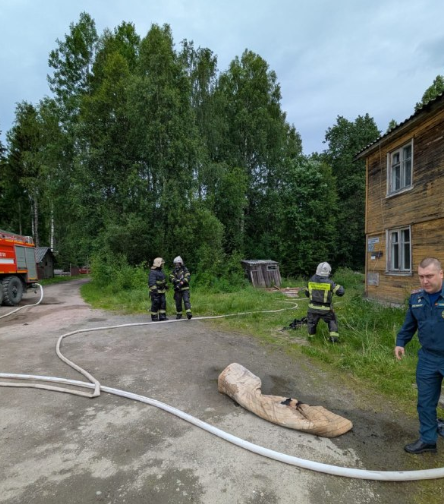 Огонь охватил пять квартир в Суоярви