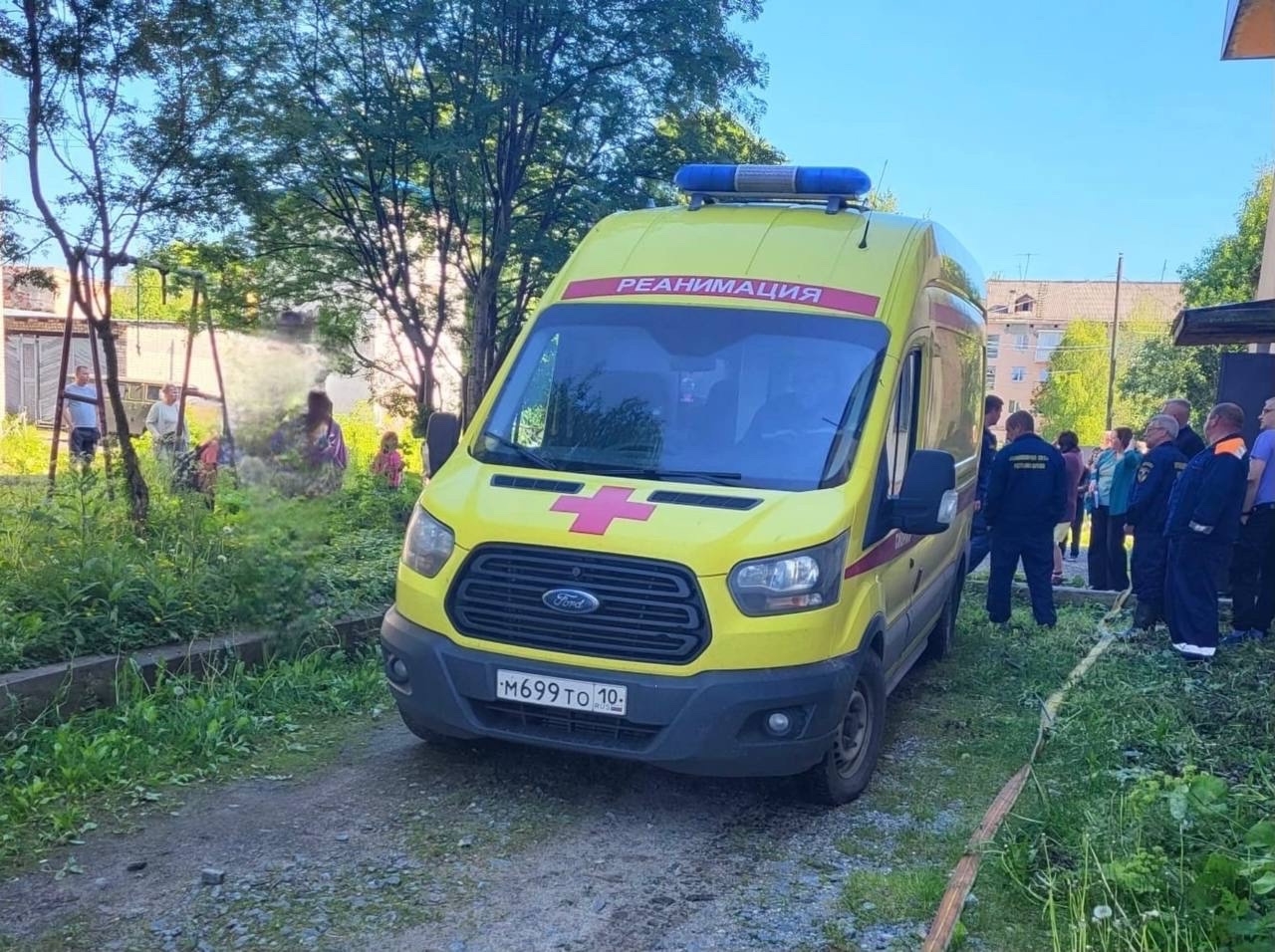 Женщина получила ожоги и отравилась угарным газом на пожаре Беломорске