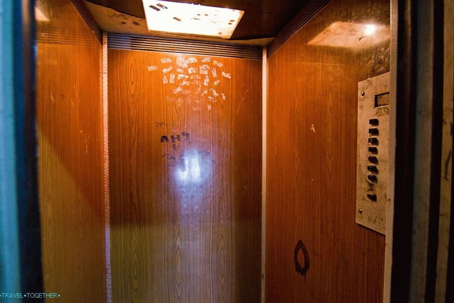 Минстрой России собрался продлить срок годности старых лифтов