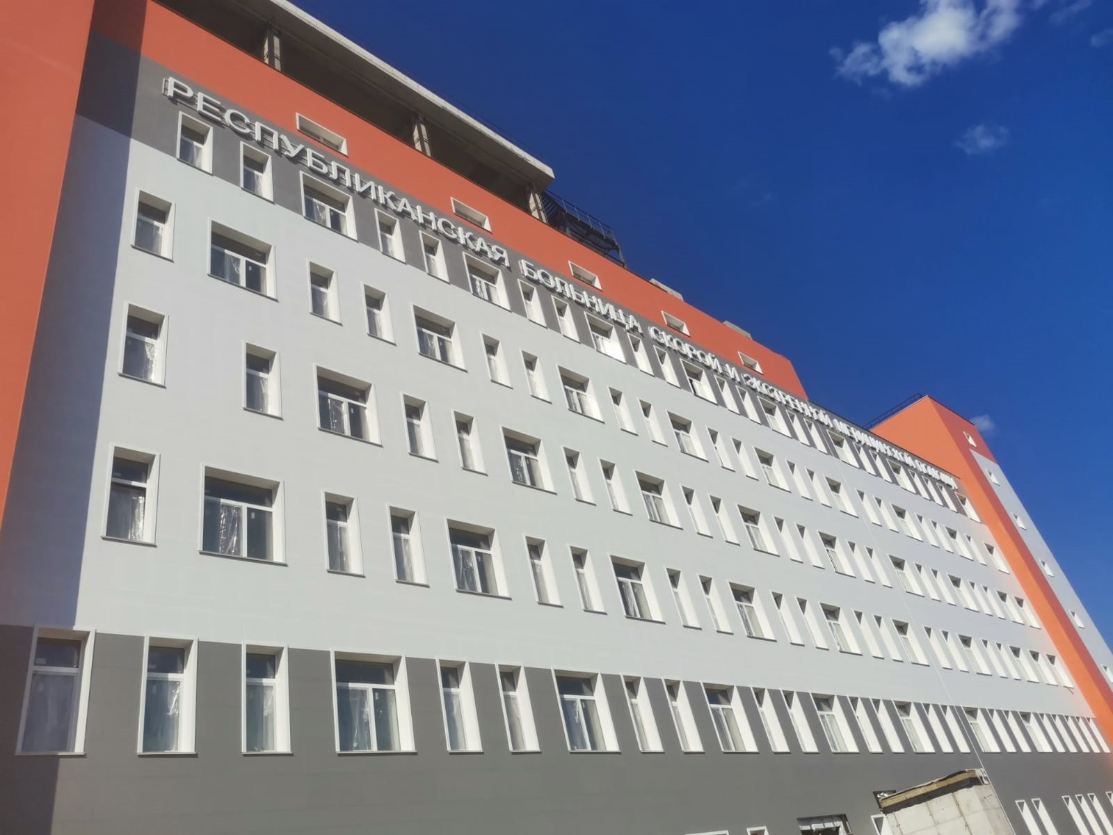 В новом хирургическом корпусе БСМП активно идут отделочные работы