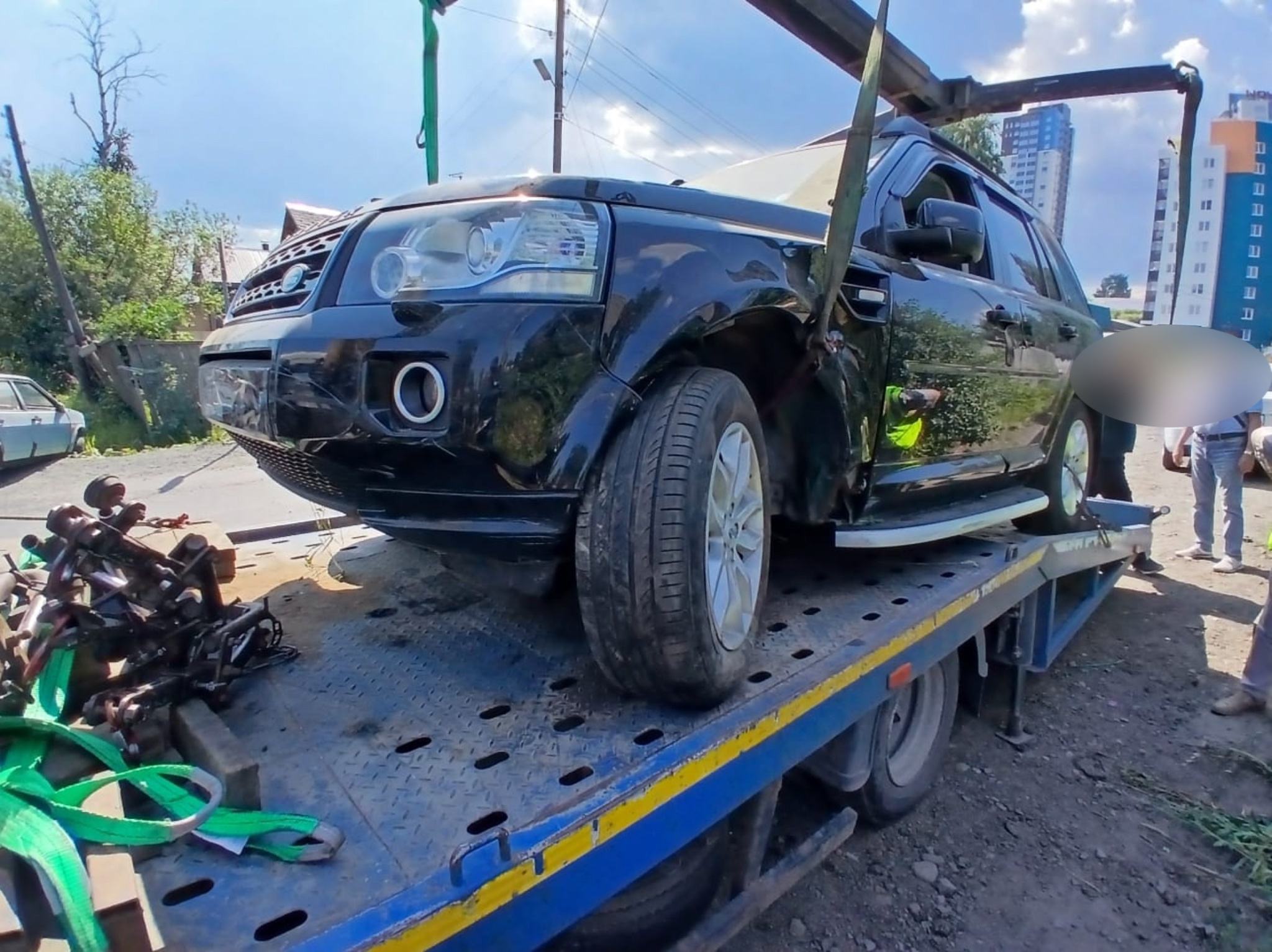 Пенсионер на внедорожнике проигнорировал правила и покалечил другого водителя в Петрозаводске