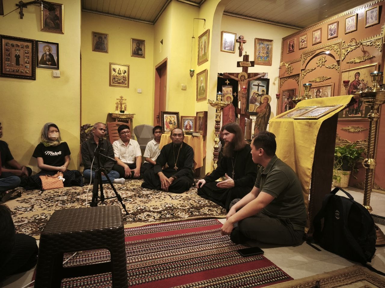 Православный священник из Карелии отправился в миссионерскую поездку в Индонезию