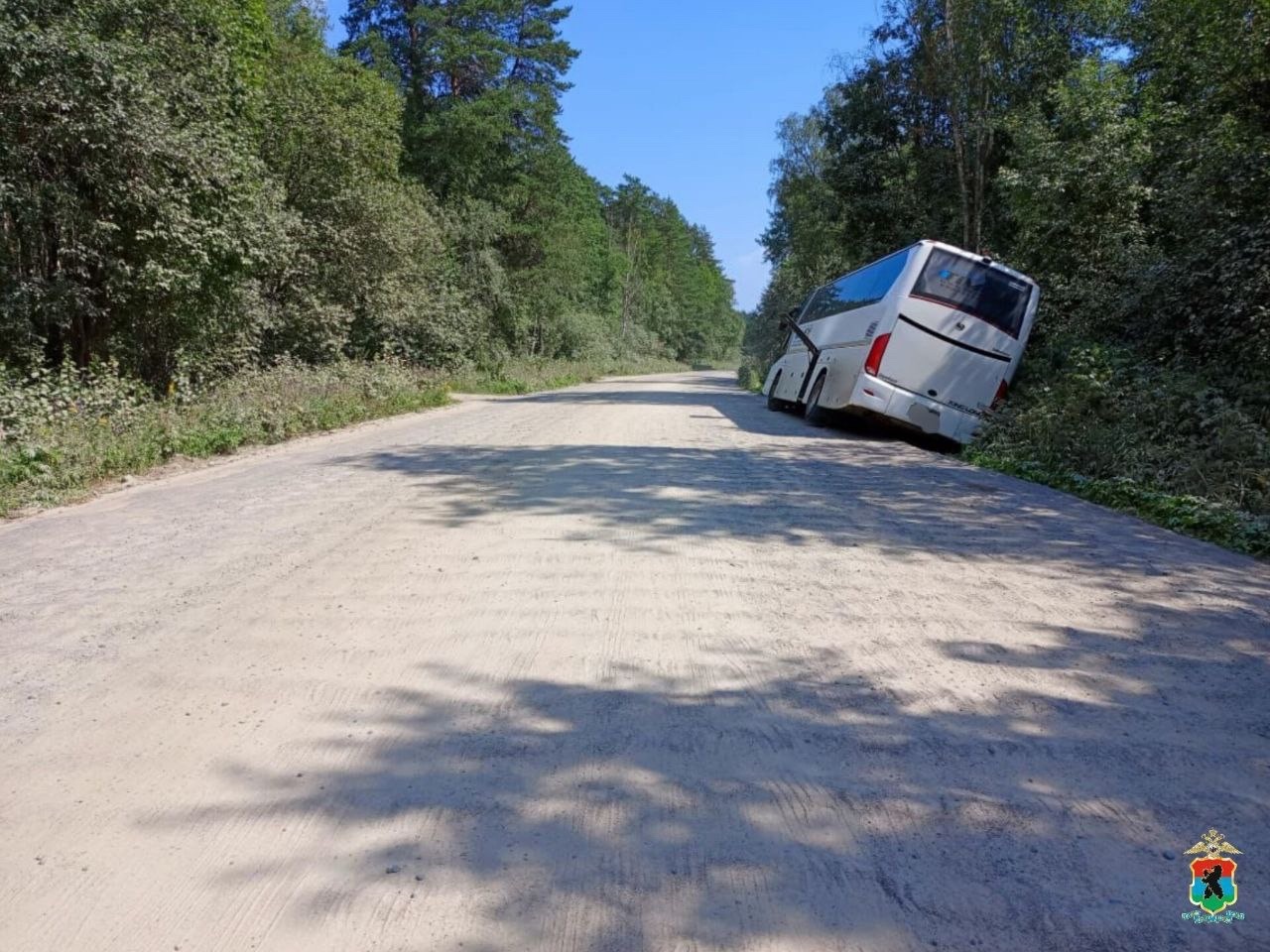 Туристический автобус с пятью десятками пассажиров попал в ДТП в Лахденпохском районе