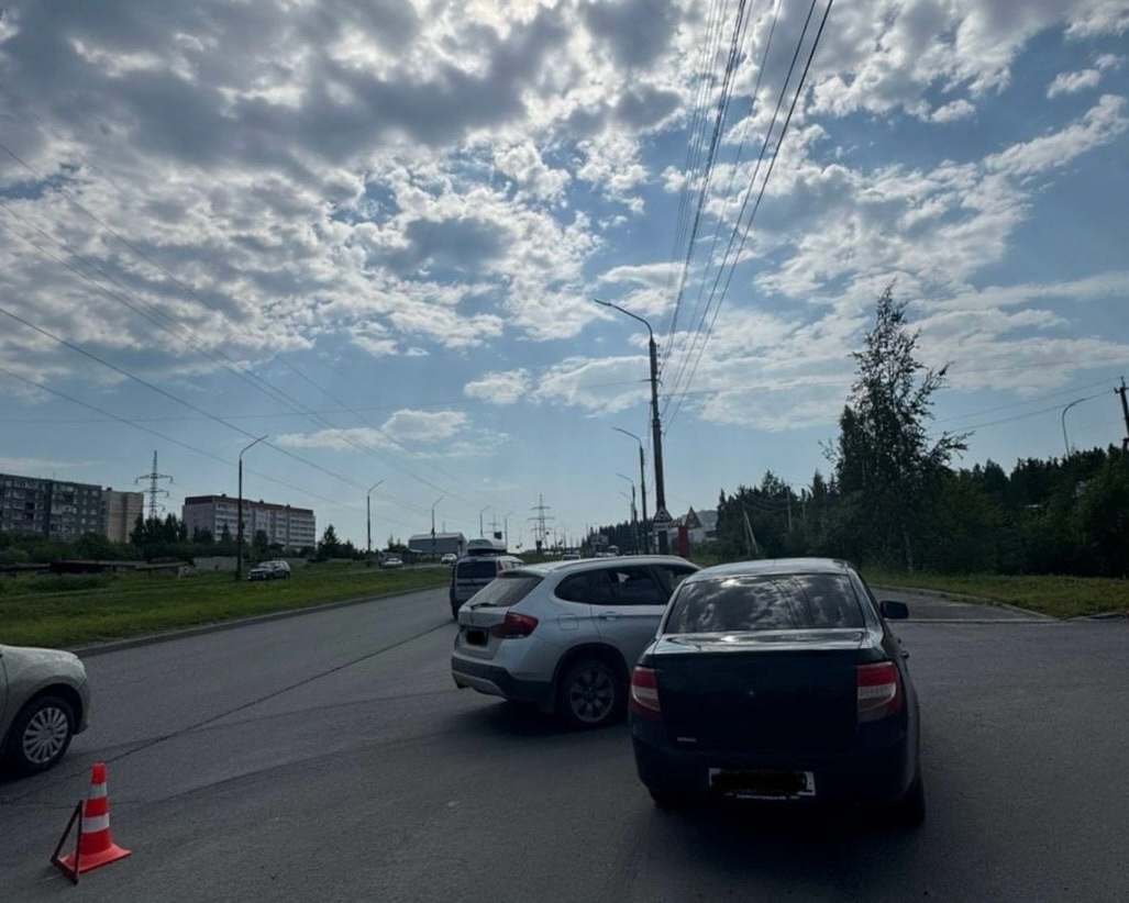 Младенец пострадал в столкновении автомобилей  на оживленной магистрали Петрозаводска